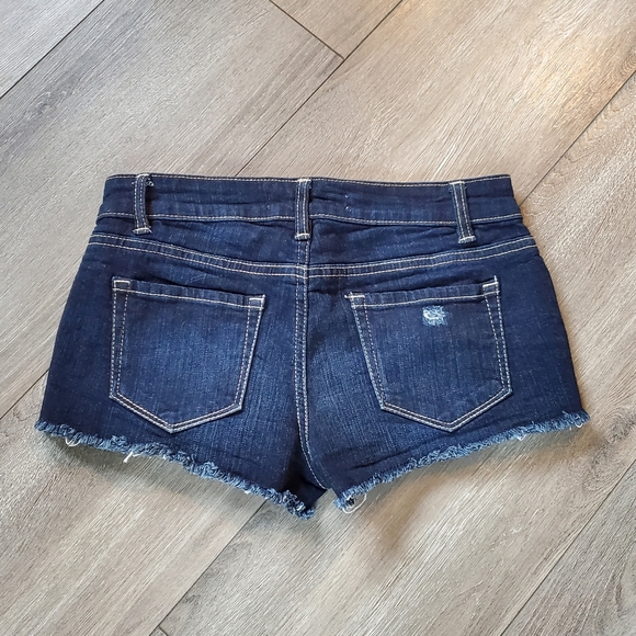 4/$20 NWOT Bluenotes Lowrise Festival Stretch Jean Shorts, Size 25 - Picture 3 of 3